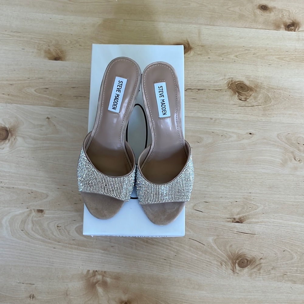 Steve Madden Rhinestone shoes size 8